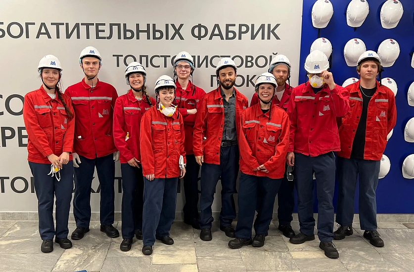 Внутри стального сердца: команда Уралмедиас посетила экскурсию «Первые в Магнитке»